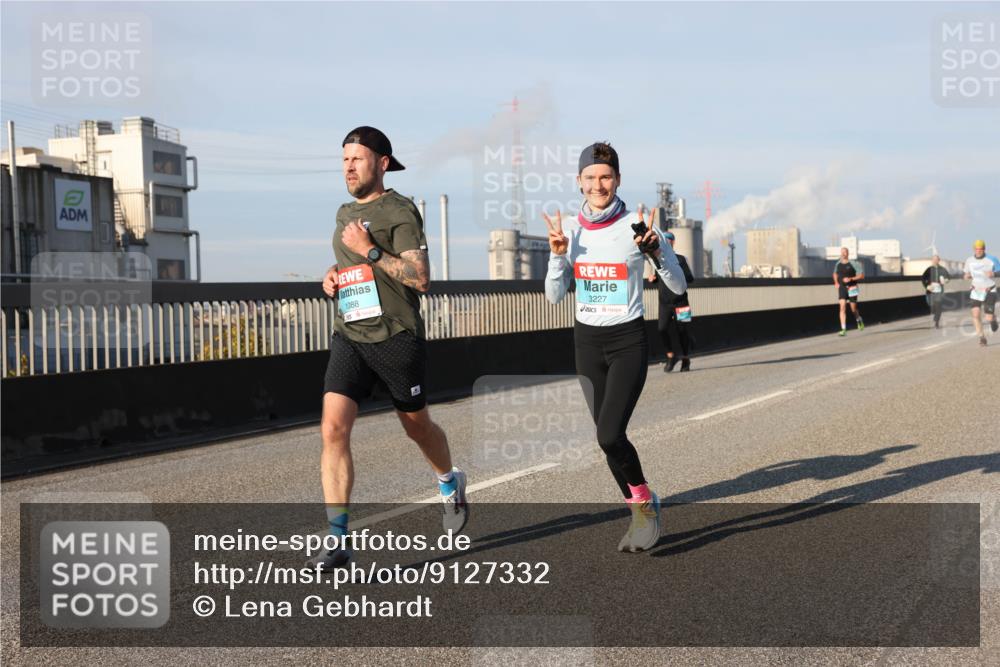 03.10.2025 - Köhlbrandbrückenlauf Lena Gebhardt http://msf.ph/oto/9127332 03.10.2025 09:47:06 Position 2 1088, 3227 meine-sportfotos.de