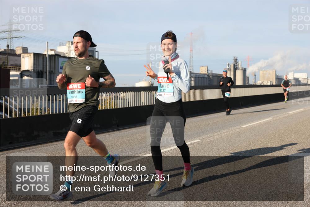 03.10.2025 - Köhlbrandbrückenlauf Lena Gebhardt http://msf.ph/oto/9127351 03.10.2025 09:47:07 Position 2 1088, 3227 meine-sportfotos.de