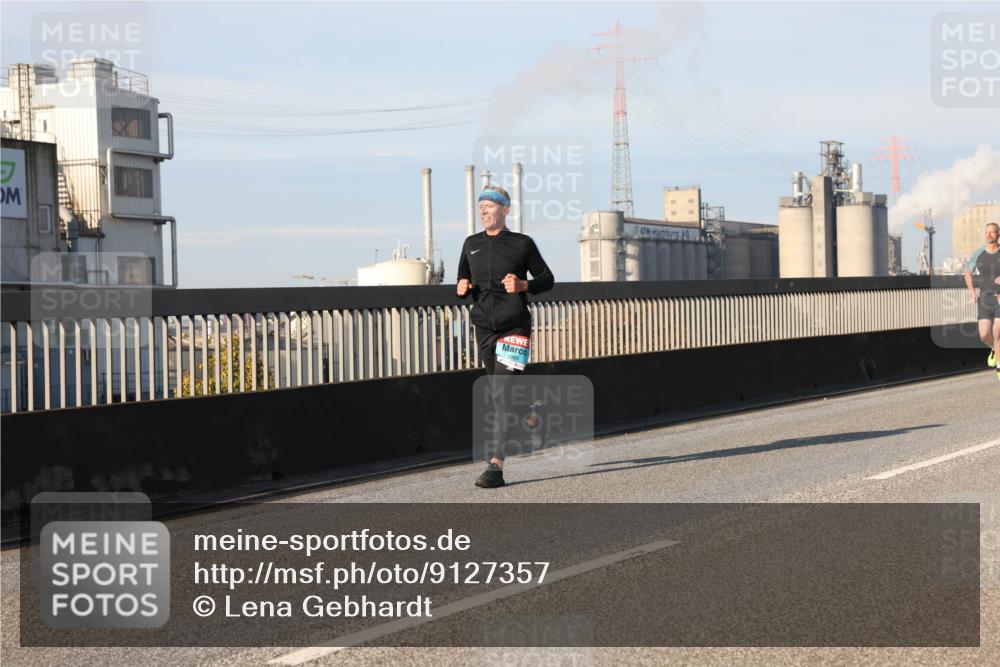 03.10.2025 - Köhlbrandbrückenlauf Lena Gebhardt http://msf.ph/oto/9127357 03.10.2025 09:47:08 Position 2  meine-sportfotos.de