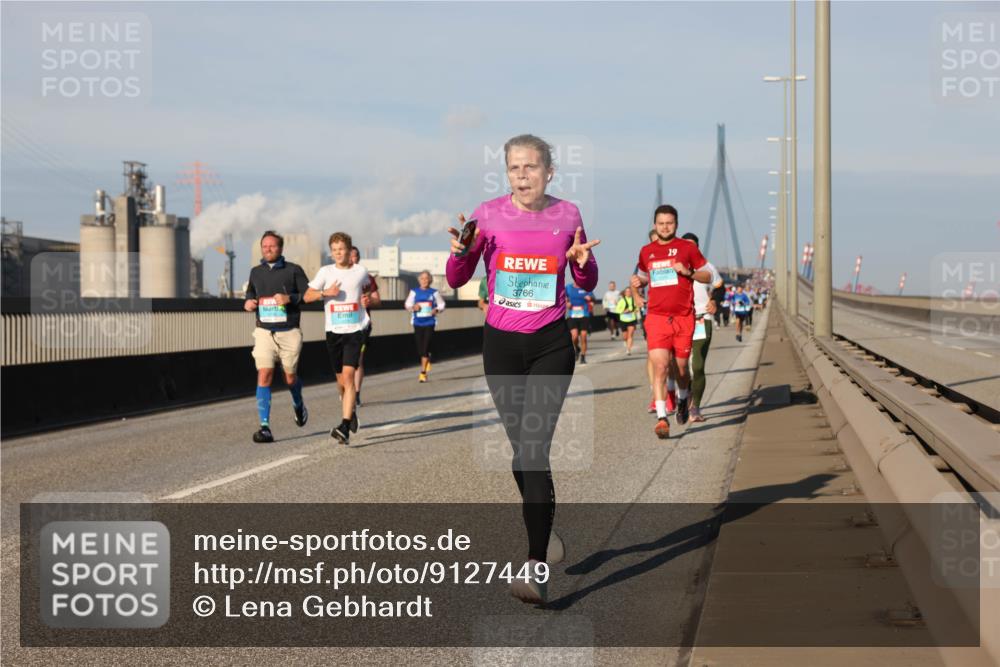 03.10.2025 - Köhlbrandbrückenlauf Lena Gebhardt http://msf.ph/oto/9127449 03.10.2025 09:47:19 Position 2 3766, 19 meine-sportfotos.de