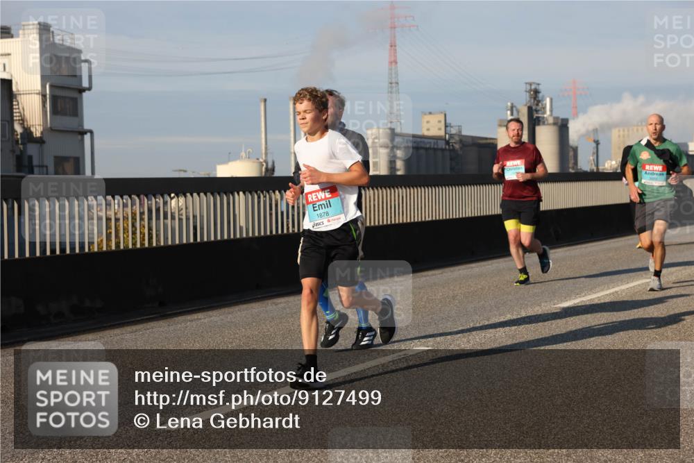 03.10.2025 - Köhlbrandbrückenlauf Lena Gebhardt http://msf.ph/oto/9127499 03.10.2025 09:47:22 Position 2 1878 meine-sportfotos.de