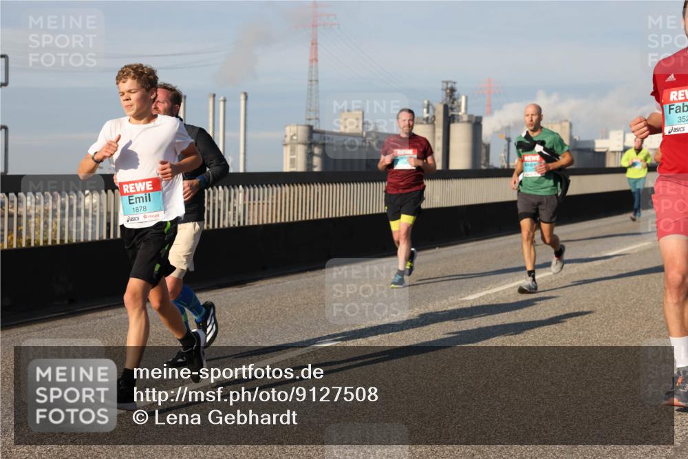 03.10.2025 - Köhlbrandbrückenlauf Lena Gebhardt http://msf.ph/oto/9127508 03.10.2025 09:47:22 Position 2 1878, 352 meine-sportfotos.de