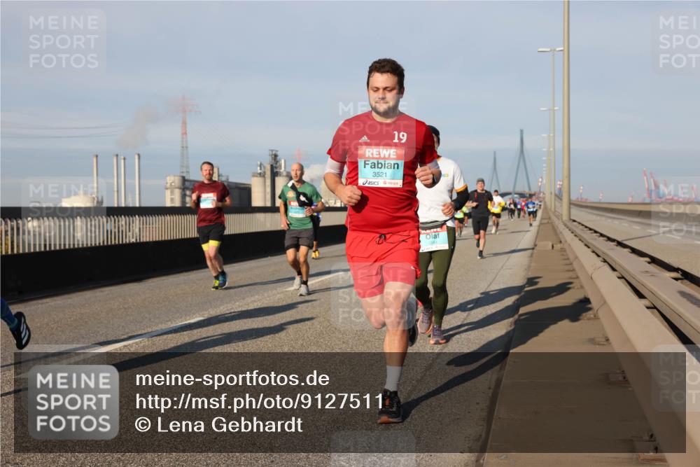 03.10.2025 - Köhlbrandbrückenlauf Lena Gebhardt http://msf.ph/oto/9127511 03.10.2025 09:47:22 Position 2 19, 3521 meine-sportfotos.de