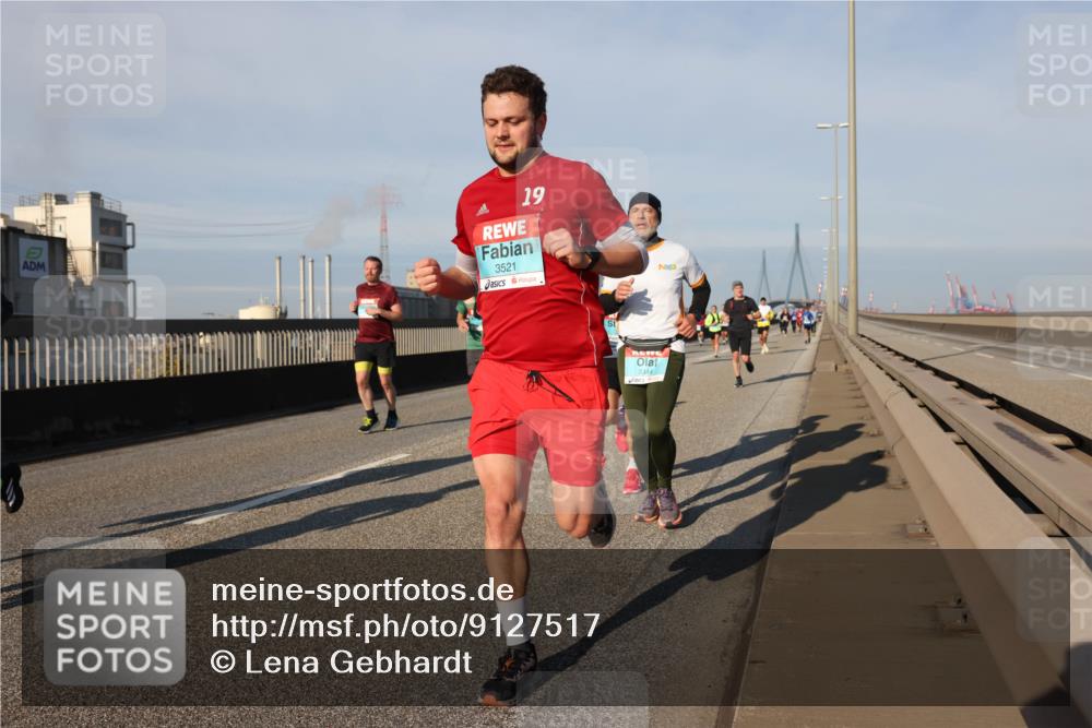 03.10.2025 - Köhlbrandbrückenlauf Lena Gebhardt http://msf.ph/oto/9127517 03.10.2025 09:47:23 Position 2 19, 3521, 3344 meine-sportfotos.de
