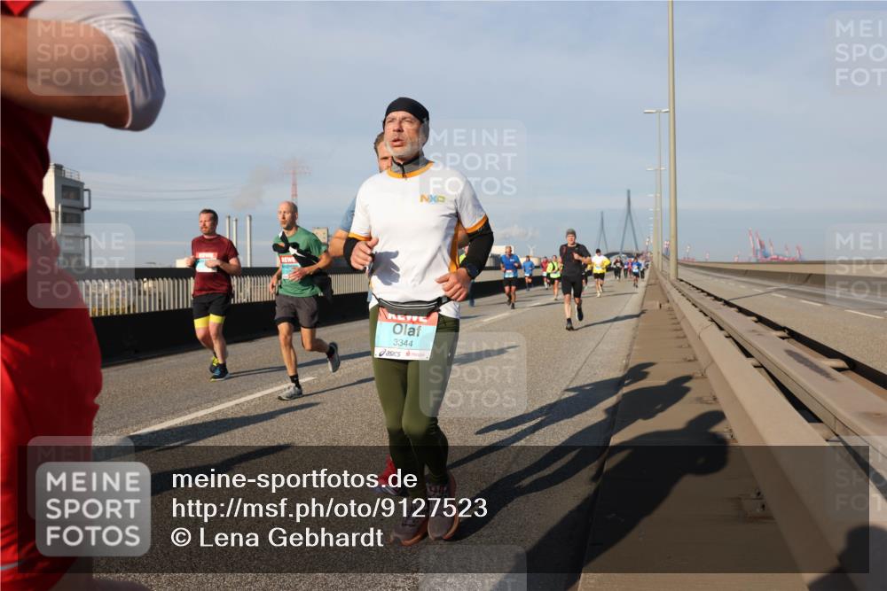 03.10.2025 - Köhlbrandbrückenlauf Lena Gebhardt http://msf.ph/oto/9127523 03.10.2025 09:47:23 Position 2 3344 meine-sportfotos.de