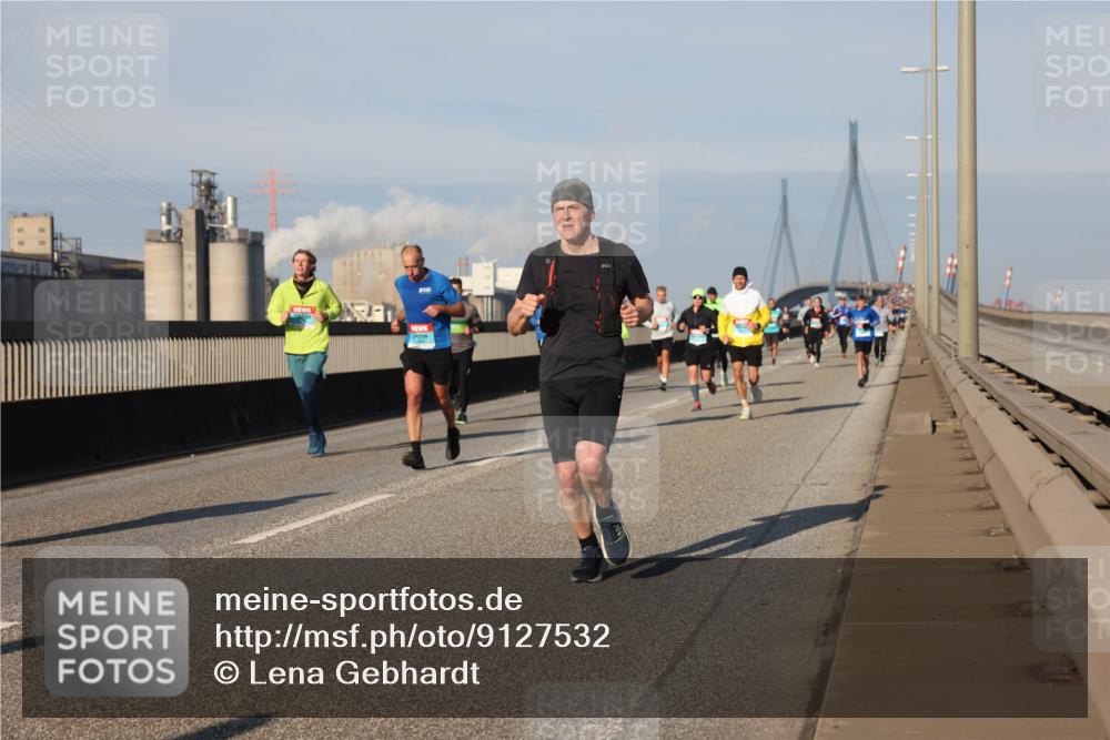 03.10.2025 - Köhlbrandbrückenlauf Lena Gebhardt http://msf.ph/oto/9127532 03.10.2025 09:47:25 Position 2  meine-sportfotos.de