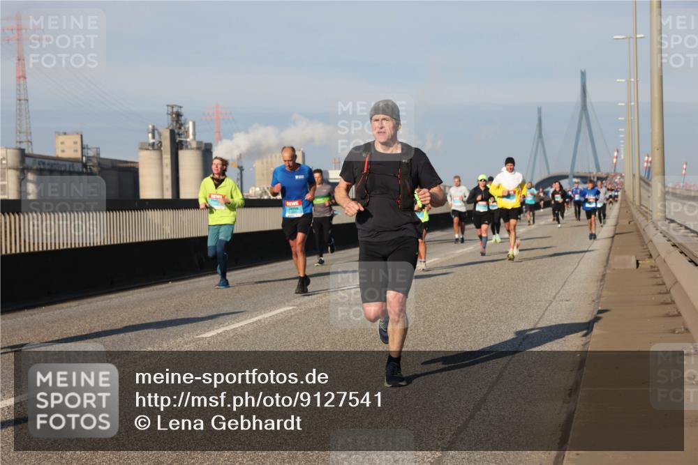 03.10.2025 - Köhlbrandbrückenlauf Lena Gebhardt http://msf.ph/oto/9127541 03.10.2025 09:47:25 Position 2  meine-sportfotos.de