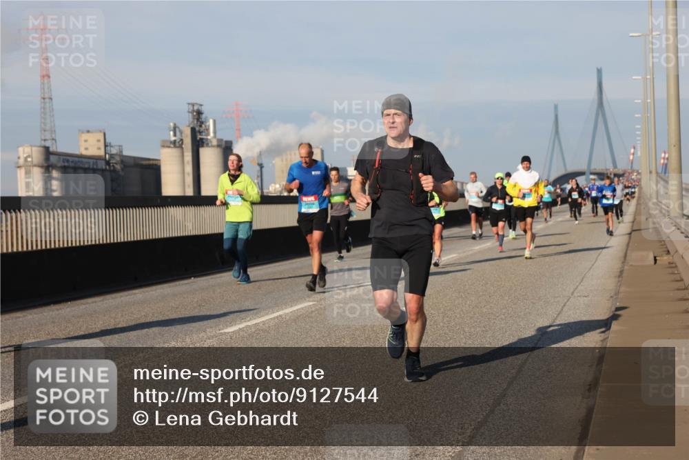 03.10.2025 - Köhlbrandbrückenlauf Lena Gebhardt http://msf.ph/oto/9127544 03.10.2025 09:47:25 Position 2  meine-sportfotos.de