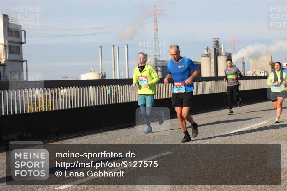 03.10.2025 - Köhlbrandbrückenlauf Lena Gebhardt http://msf.ph/oto/9127575 03.10.2025 09:47:27 Position 2 1543 meine-sportfotos.de