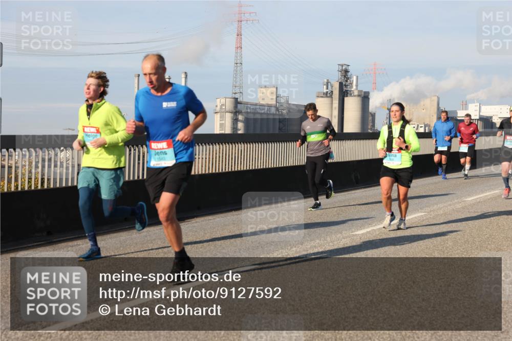 03.10.2025 - Köhlbrandbrückenlauf Lena Gebhardt http://msf.ph/oto/9127592 03.10.2025 09:47:28 Position 2  meine-sportfotos.de