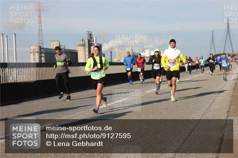 03.10.2025 - Köhlbrandbrückenlauf Lena Gebhardt http://msf.ph/oto/9127595 03.10.2025 09:47:28 Position 2 1836 meine-sportfotos.de
