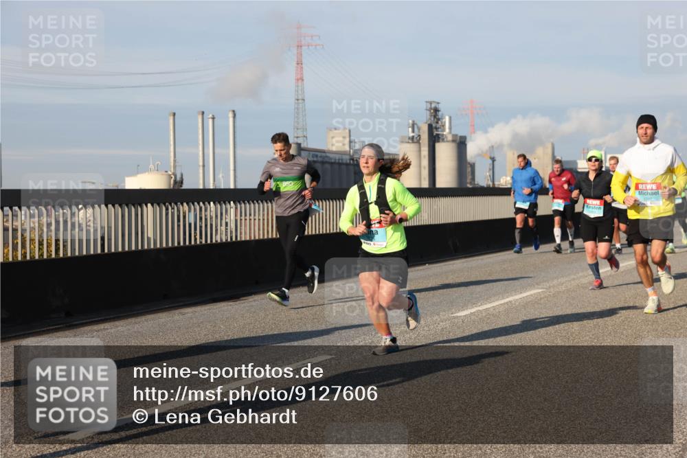 03.10.2025 - Köhlbrandbrückenlauf Lena Gebhardt http://msf.ph/oto/9127606 03.10.2025 09:47:29 Position 2 1702 meine-sportfotos.de