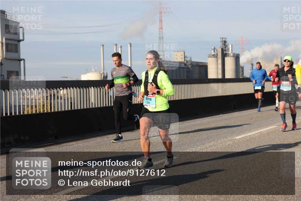 03.10.2025 - Köhlbrandbrückenlauf Lena Gebhardt http://msf.ph/oto/9127612 03.10.2025 09:47:29 Position 2 1836 meine-sportfotos.de