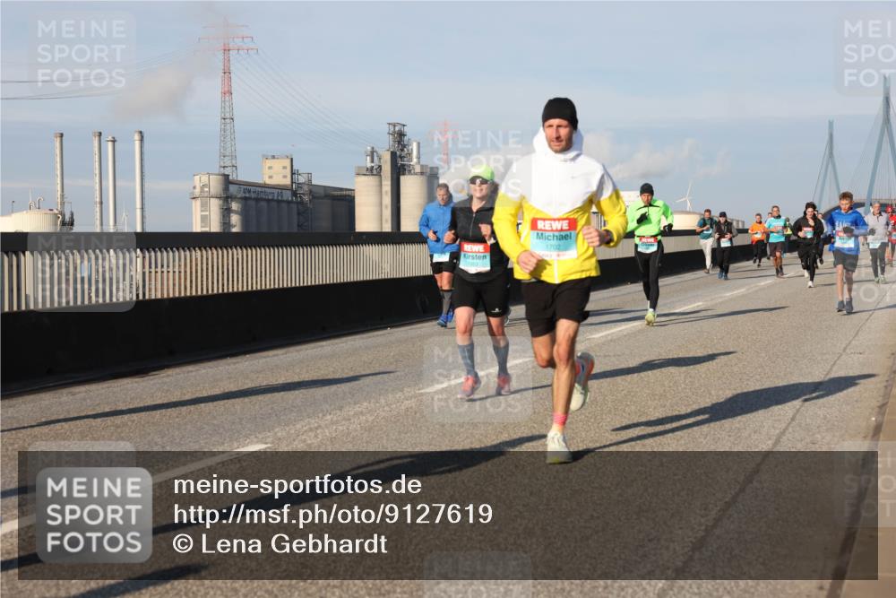 03.10.2025 - Köhlbrandbrückenlauf Lena Gebhardt http://msf.ph/oto/9127619 03.10.2025 09:47:30 Position 2 1702 meine-sportfotos.de