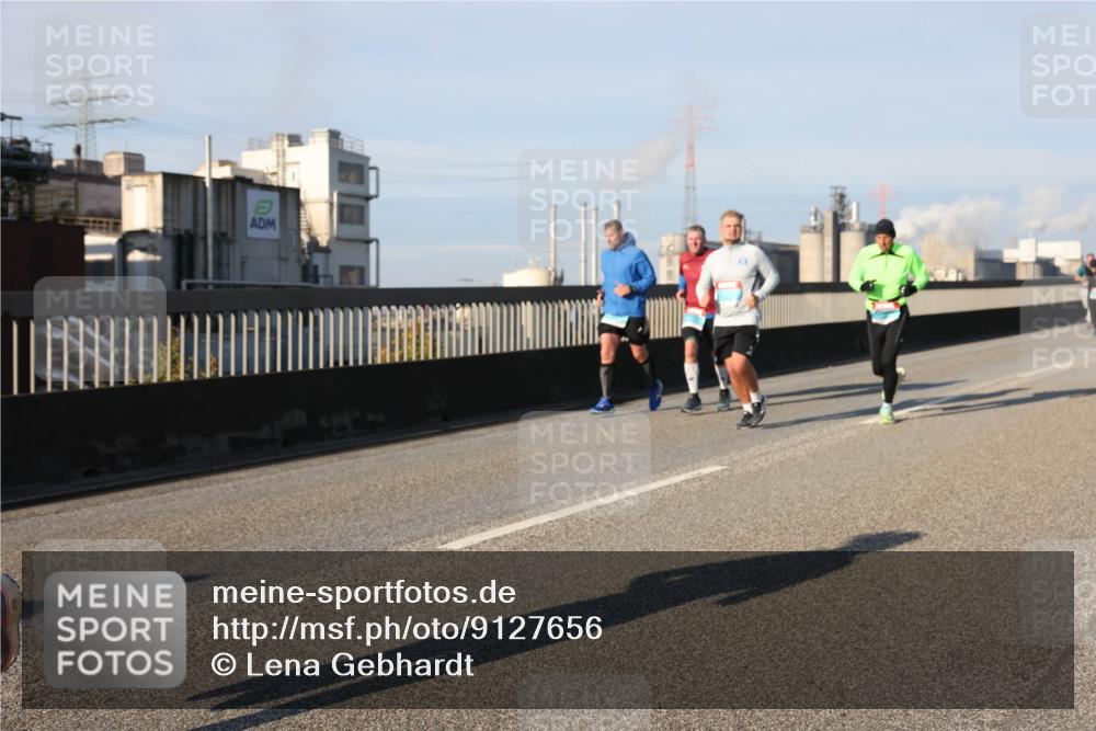 03.10.2025 - Köhlbrandbrückenlauf Lena Gebhardt http://msf.ph/oto/9127656 03.10.2025 09:47:32 Position 2  meine-sportfotos.de