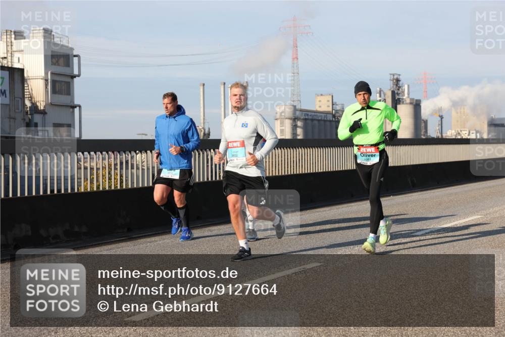 03.10.2025 - Köhlbrandbrückenlauf Lena Gebhardt http://msf.ph/oto/9127664 03.10.2025 09:47:33 Position 2 1236, 3802, 1091 meine-sportfotos.de