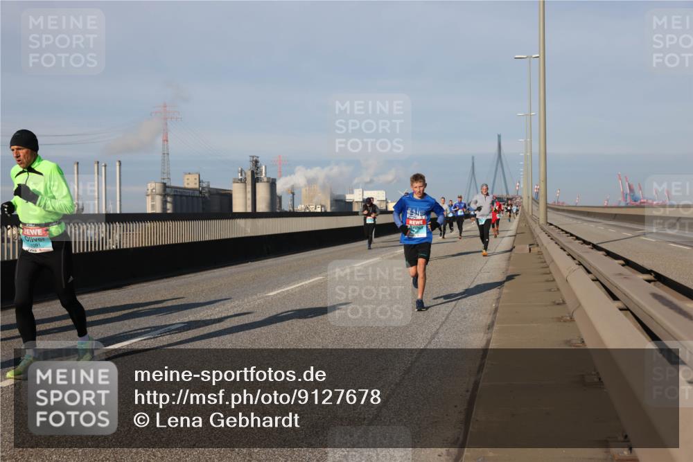 03.10.2025 - Köhlbrandbrückenlauf Lena Gebhardt http://msf.ph/oto/9127678 03.10.2025 09:47:34 Position 2 1091 meine-sportfotos.de