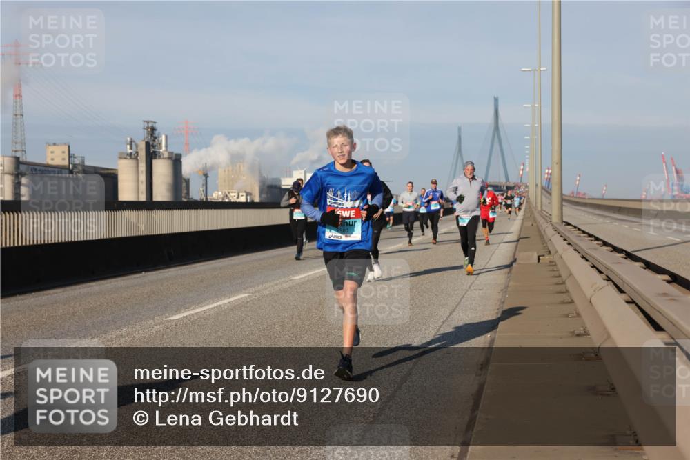03.10.2025 - Köhlbrandbrückenlauf Lena Gebhardt http://msf.ph/oto/9127690 03.10.2025 09:47:35 Position 2  meine-sportfotos.de