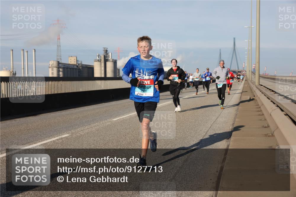 03.10.2025 - Köhlbrandbrückenlauf Lena Gebhardt http://msf.ph/oto/9127713 03.10.2025 09:47:35 Position 2 2920 meine-sportfotos.de