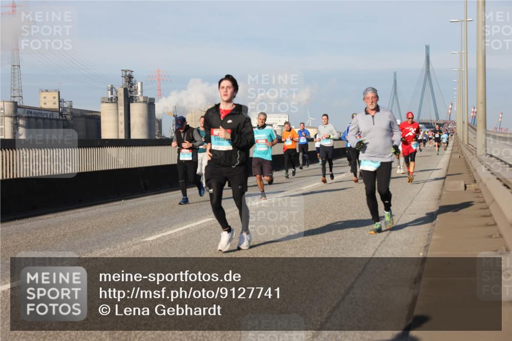 03.10.2025 - Köhlbrandbrückenlauf Lena Gebhardt http://msf.ph/oto/9127741 03.10.2025 09:47:36 Position 2  meine-sportfotos.de