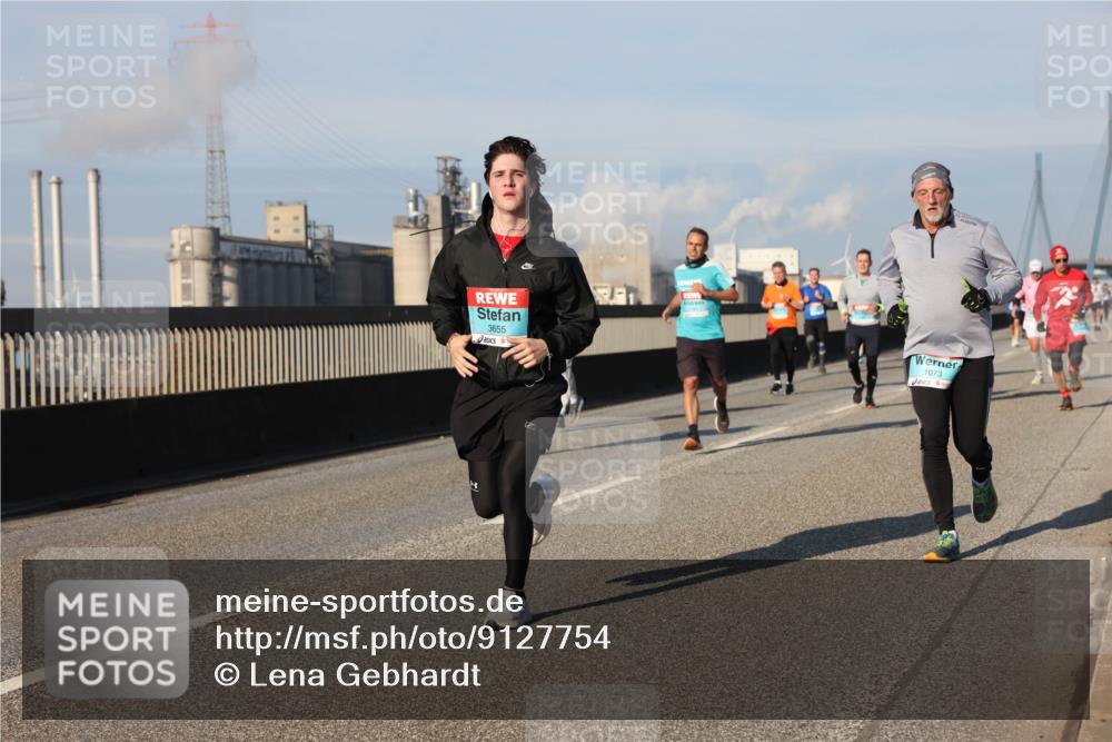 03.10.2025 - Köhlbrandbrückenlauf Lena Gebhardt http://msf.ph/oto/9127754 03.10.2025 09:47:37 Position 2 3655, 1073 meine-sportfotos.de
