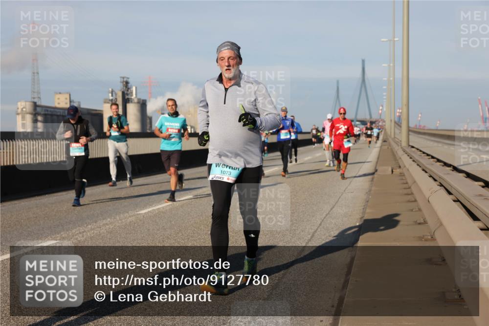 03.10.2025 - Köhlbrandbrückenlauf Lena Gebhardt http://msf.ph/oto/9127780 03.10.2025 09:47:38 Position 2 1073 meine-sportfotos.de