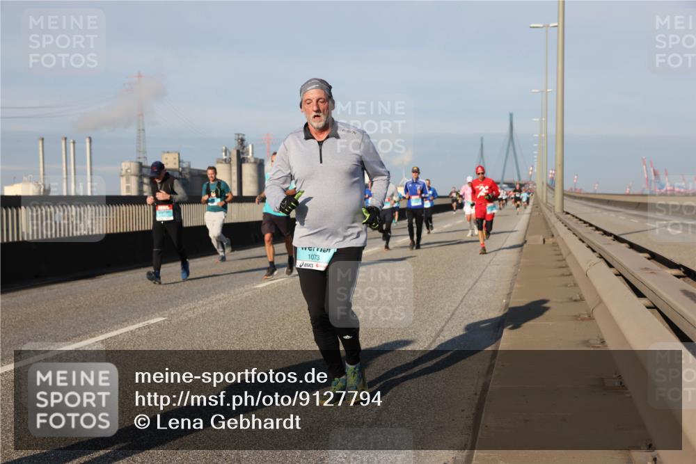 03.10.2025 - Köhlbrandbrückenlauf Lena Gebhardt http://msf.ph/oto/9127794 03.10.2025 09:47:38 Position 2 1073 meine-sportfotos.de