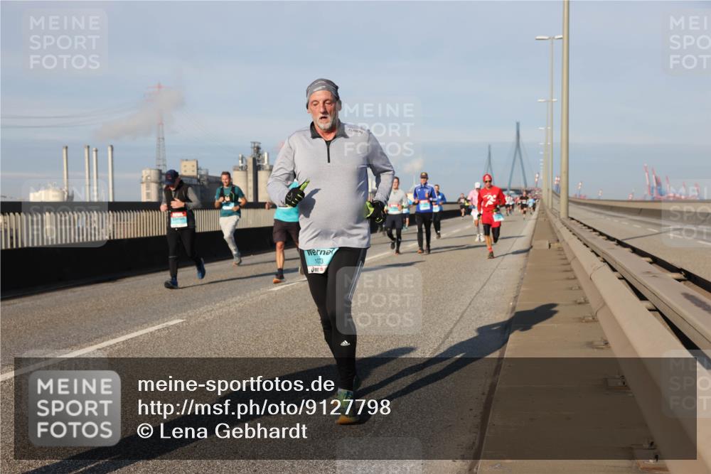 03.10.2025 - Köhlbrandbrückenlauf Lena Gebhardt http://msf.ph/oto/9127798 03.10.2025 09:47:38 Position 2 1073 meine-sportfotos.de