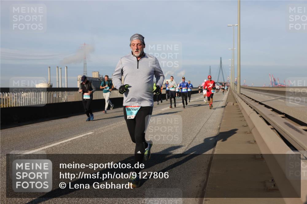 03.10.2025 - Köhlbrandbrückenlauf Lena Gebhardt http://msf.ph/oto/9127806 03.10.2025 09:47:39 Position 2 1073 meine-sportfotos.de
