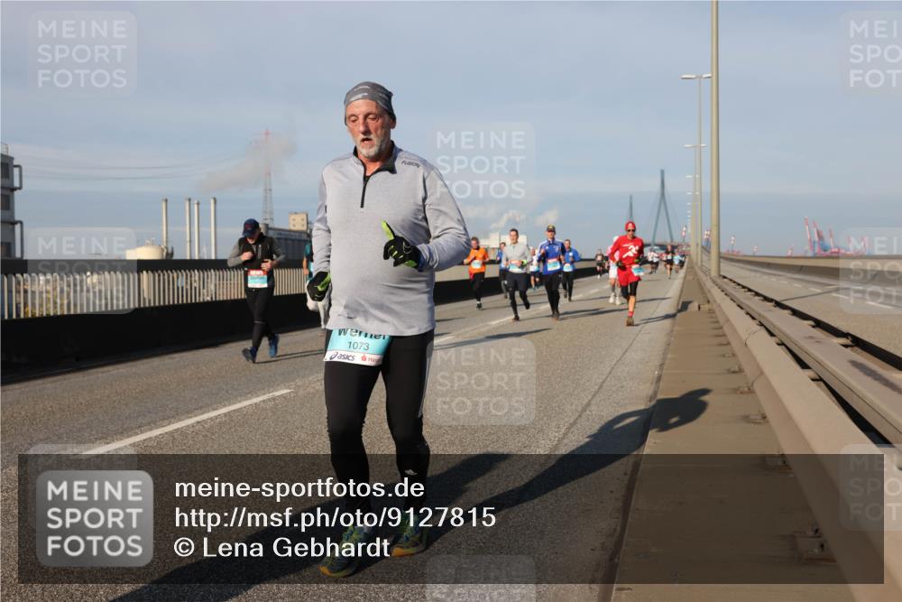 03.10.2025 - Köhlbrandbrückenlauf Lena Gebhardt http://msf.ph/oto/9127815 03.10.2025 09:47:39 Position 2 1073 meine-sportfotos.de