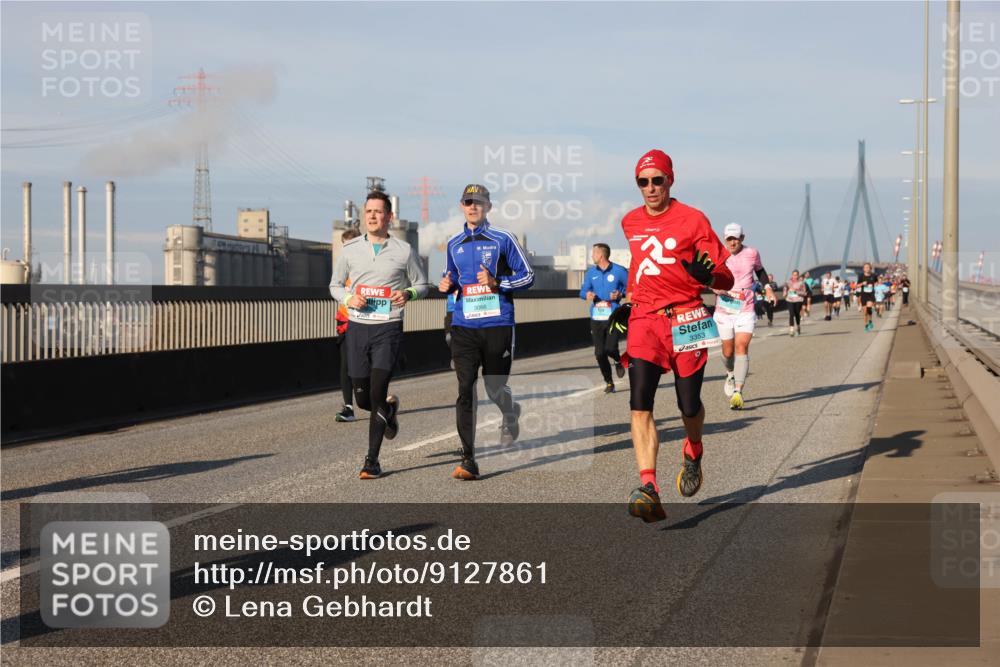 03.10.2025 - Köhlbrandbrückenlauf Lena Gebhardt http://msf.ph/oto/9127861 03.10.2025 09:47:41 Position 2 3066, 3353 meine-sportfotos.de