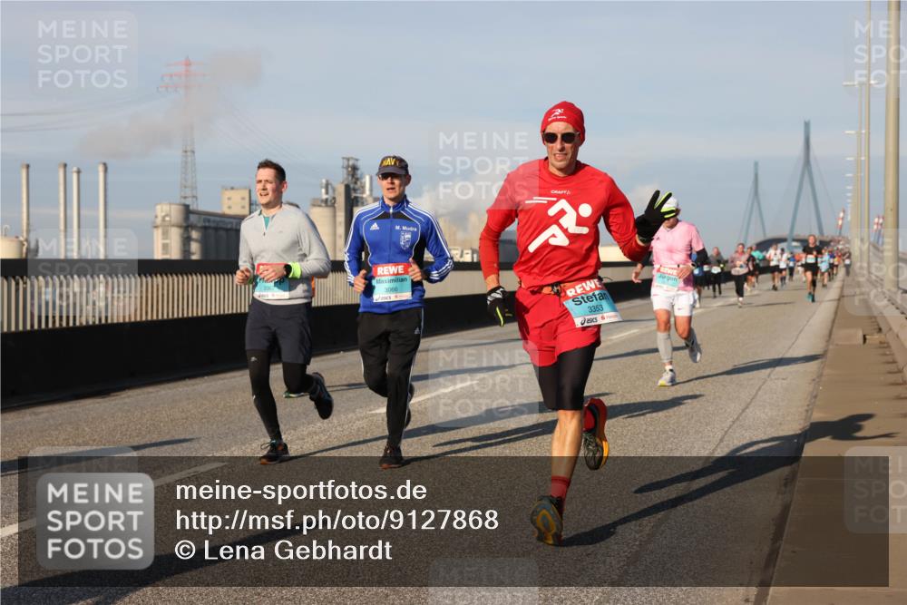 03.10.2025 - Köhlbrandbrückenlauf Lena Gebhardt http://msf.ph/oto/9127868 03.10.2025 09:47:42 Position 2 3066, 3353 meine-sportfotos.de