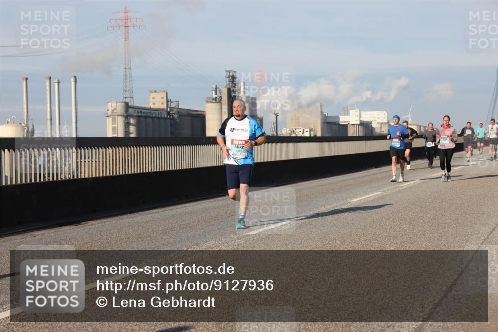 03.10.2025 - Köhlbrandbrückenlauf Lena Gebhardt http://msf.ph/oto/9127936 03.10.2025 09:47:46 Position 2 1351 meine-sportfotos.de
