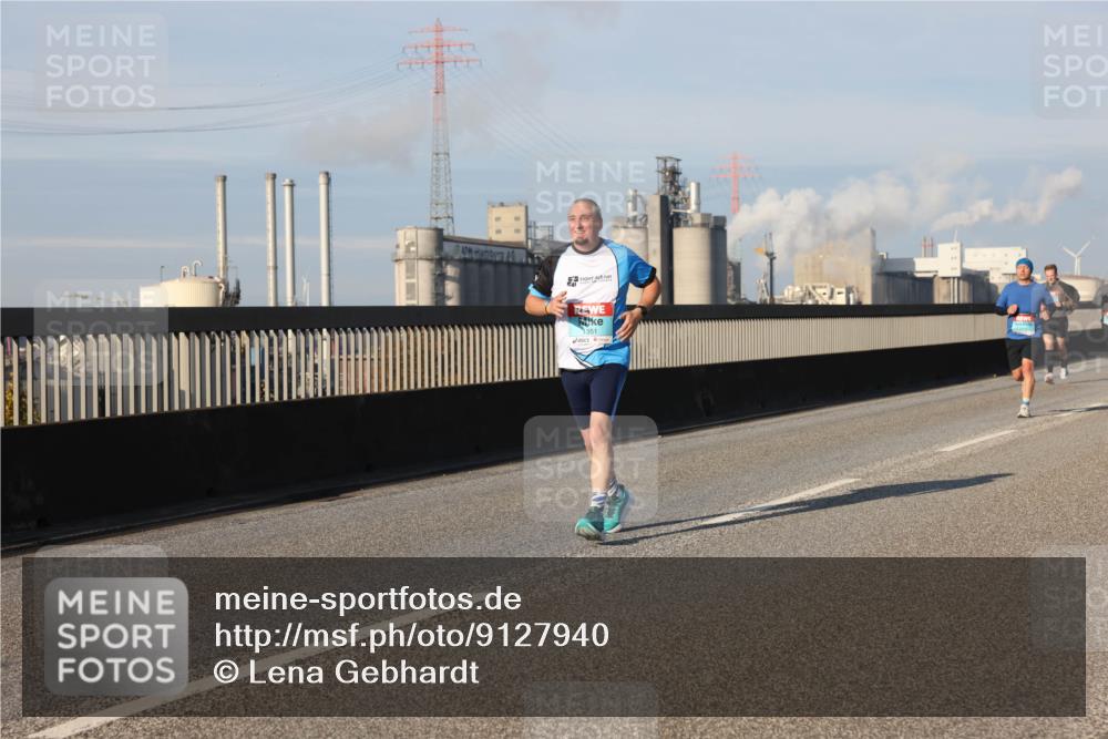 03.10.2025 - Köhlbrandbrückenlauf Lena Gebhardt http://msf.ph/oto/9127940 03.10.2025 09:47:47 Position 2 1351 meine-sportfotos.de