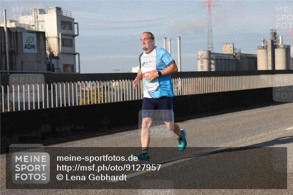 03.10.2025 - Köhlbrandbrückenlauf Lena Gebhardt http://msf.ph/oto/9127957 03.10.2025 09:47:48 Position 2 135 meine-sportfotos.de