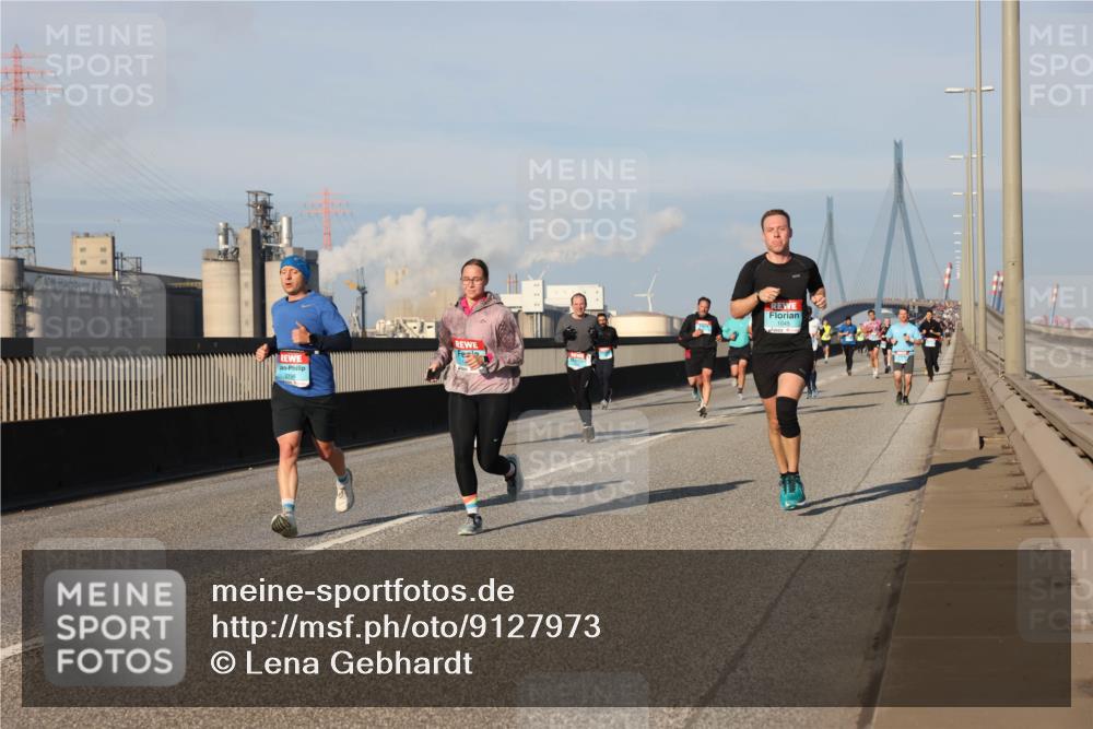 03.10.2025 - Köhlbrandbrückenlauf Lena Gebhardt http://msf.ph/oto/9127973 03.10.2025 09:47:50 Position 2 2798, 1045 meine-sportfotos.de