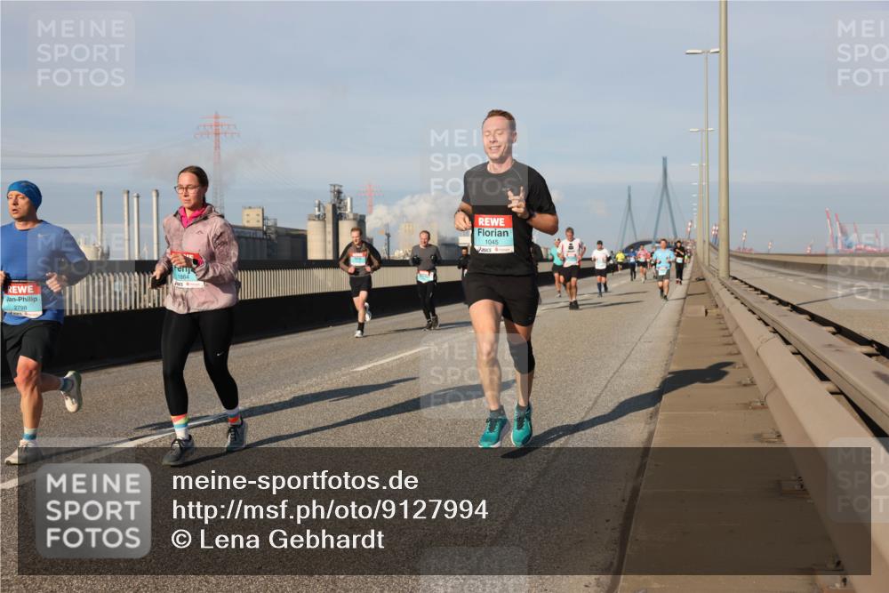03.10.2025 - Köhlbrandbrückenlauf Lena Gebhardt http://msf.ph/oto/9127994 03.10.2025 09:47:52 Position 2 1864, 2798, 1045 meine-sportfotos.de