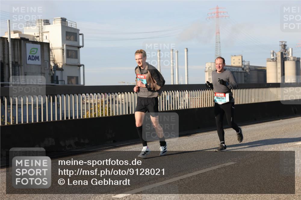 03.10.2025 - Köhlbrandbrückenlauf Lena Gebhardt http://msf.ph/oto/9128021 03.10.2025 09:47:54 Position 2 1308 meine-sportfotos.de