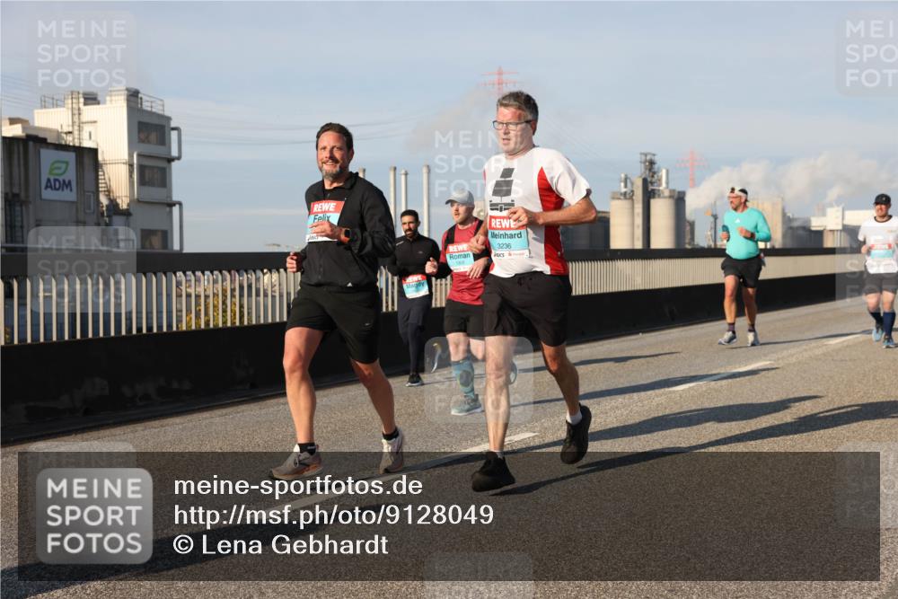 03.10.2025 - Köhlbrandbrückenlauf Lena Gebhardt http://msf.ph/oto/9128049 03.10.2025 09:47:57 Position 2 3236 meine-sportfotos.de