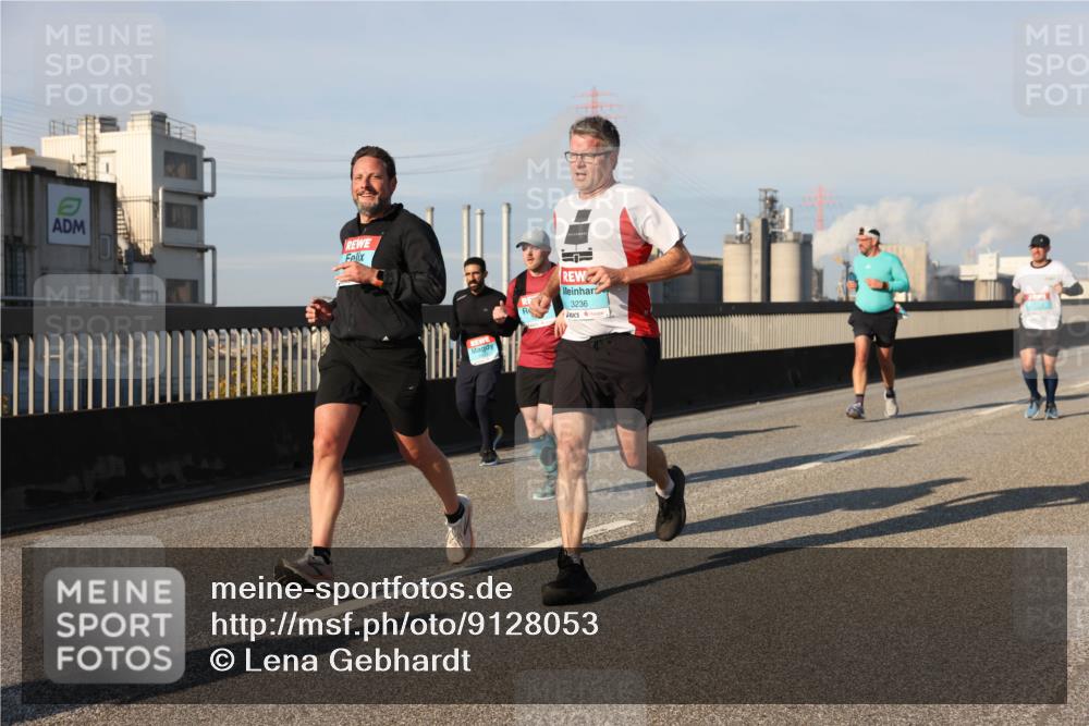 03.10.2025 - Köhlbrandbrückenlauf Lena Gebhardt http://msf.ph/oto/9128053 03.10.2025 09:47:57 Position 2 3236 meine-sportfotos.de