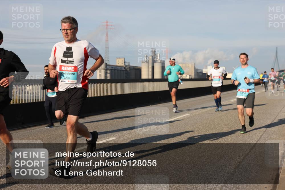 03.10.2025 - Köhlbrandbrückenlauf Lena Gebhardt http://msf.ph/oto/9128056 03.10.2025 09:47:57 Position 2 3236, 273 meine-sportfotos.de