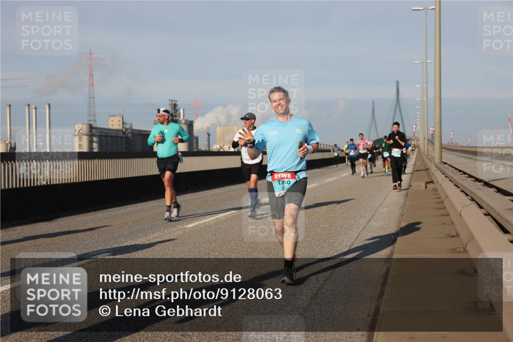03.10.2025 - Köhlbrandbrückenlauf Lena Gebhardt http://msf.ph/oto/9128063 03.10.2025 09:47:58 Position 2 22 meine-sportfotos.de