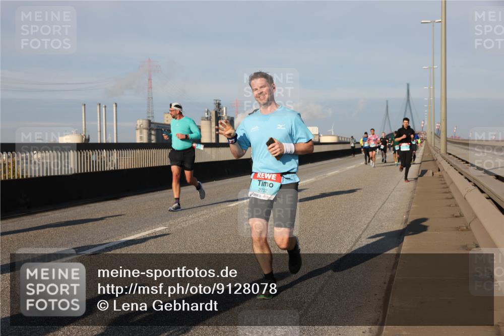 03.10.2025 - Köhlbrandbrückenlauf Lena Gebhardt http://msf.ph/oto/9128078 03.10.2025 09:47:59 Position 2 2732 meine-sportfotos.de