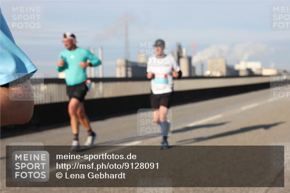 03.10.2025 - Köhlbrandbrückenlauf Lena Gebhardt http://msf.ph/oto/9128091 03.10.2025 09:47:59 Position 2  meine-sportfotos.de
