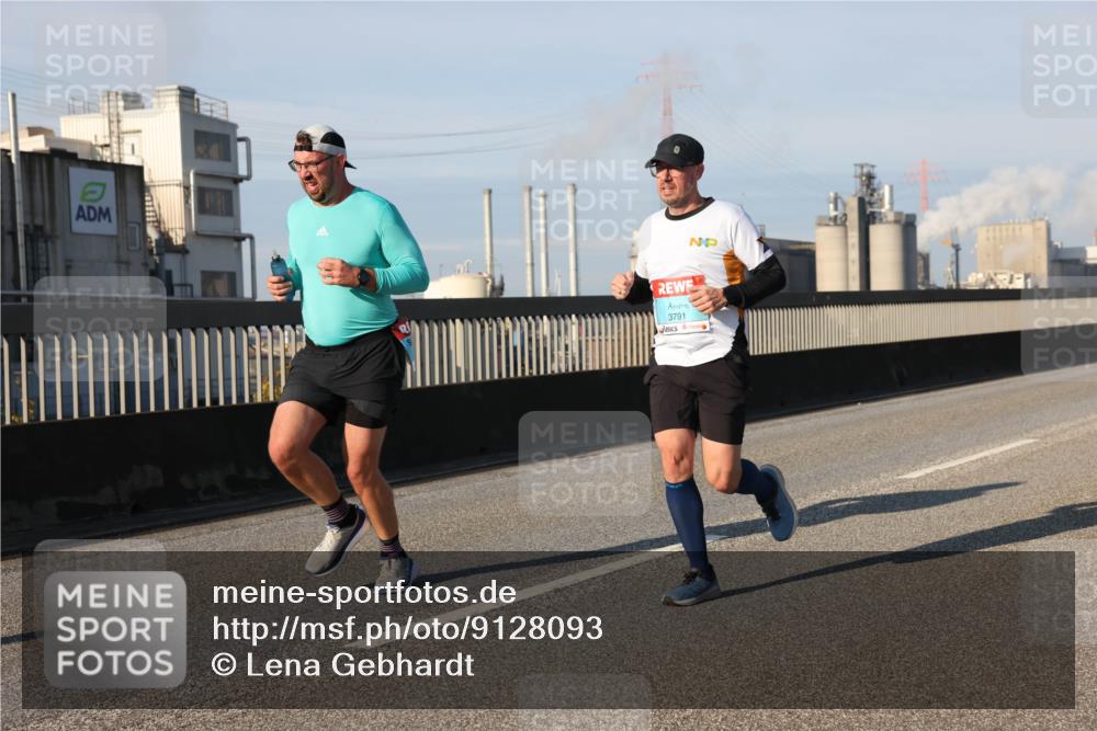 03.10.2025 - Köhlbrandbrückenlauf Lena Gebhardt http://msf.ph/oto/9128093 03.10.2025 09:48:00 Position 2 3791 meine-sportfotos.de