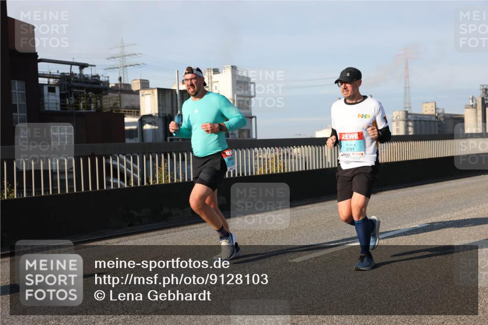 03.10.2025 - Köhlbrandbrückenlauf Lena Gebhardt http://msf.ph/oto/9128103 03.10.2025 09:48:00 Position 2 3791 meine-sportfotos.de