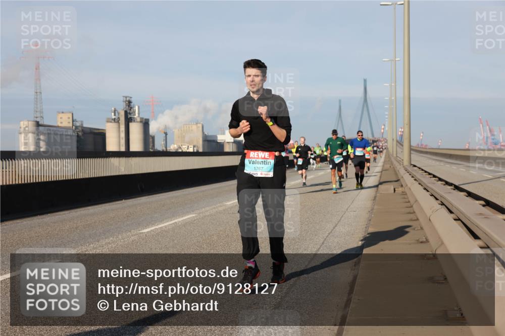 03.10.2025 - Köhlbrandbrückenlauf Lena Gebhardt http://msf.ph/oto/9128127 03.10.2025 09:48:01 Position 2 1767 meine-sportfotos.de