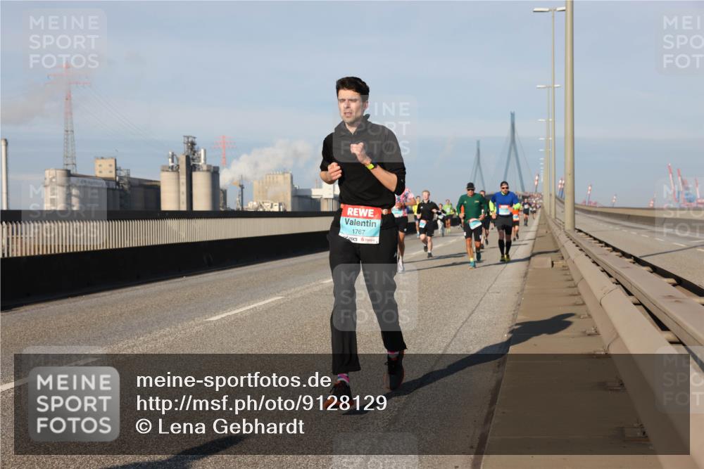 03.10.2025 - Köhlbrandbrückenlauf Lena Gebhardt http://msf.ph/oto/9128129 03.10.2025 09:48:02 Position 2 1767 meine-sportfotos.de