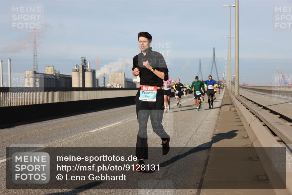 03.10.2025 - Köhlbrandbrückenlauf Lena Gebhardt http://msf.ph/oto/9128131 03.10.2025 09:48:02 Position 2 1767 meine-sportfotos.de