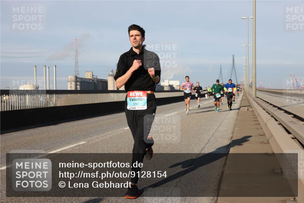 03.10.2025 - Köhlbrandbrückenlauf Lena Gebhardt http://msf.ph/oto/9128154 03.10.2025 09:48:02 Position 2 1767 meine-sportfotos.de